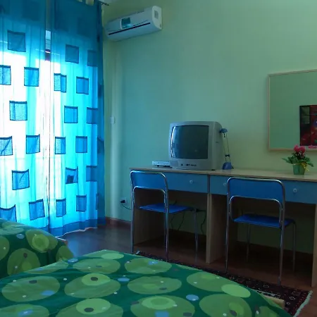 Oda ve Kahvaltı I Colori Di Sara 3*